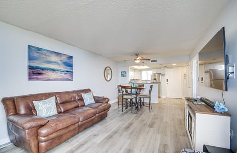 Gulf-View Condo in Hudson: Perfect for Snowbirds! Apartment in Hudson