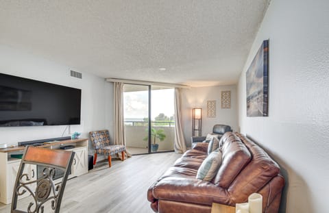 Gulf-View Condo in Hudson: Perfect for Snowbirds! Apartment in Hudson