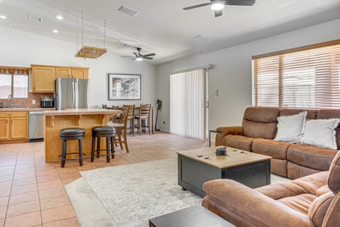 Near Golf Courses: Poolside Paradise in Yuma! House in Fortuna Foothills