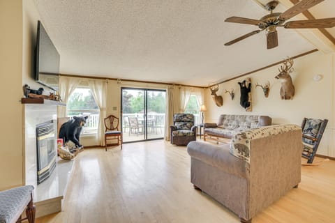 Hike, Fish, Golf & More: Family Getaway in Atlanta House in Michigan