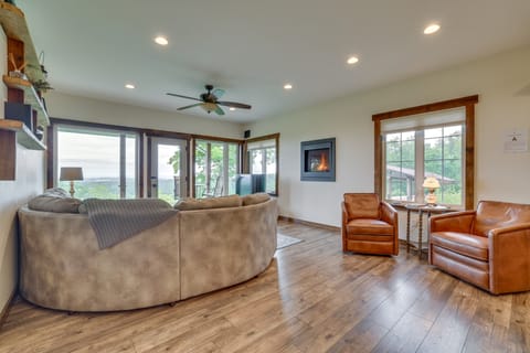 XC Ski & Snowshoe! 'Wanlass' House in Mindoro House in Wisconsin