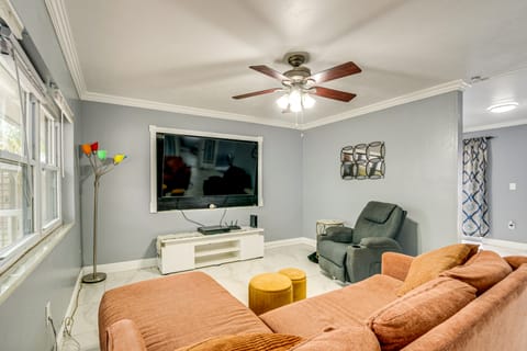 2 Mi to Riverwalk: Gem w/ Private Pool & Yard! House in Bradenton