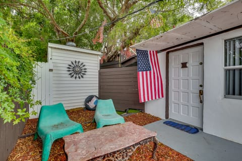 3 Mi to Beach: Hollywood Studio w/ Yard! Apartment in Hollywood