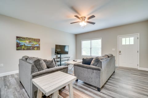 1 Mi to Dtwn Crossville: Spacious Home w/ Patio! House in Crossville