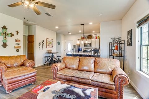 1 Mi to Lake: Pet-Friendly Cabin in Strawn House in Possum Kingdom Lake