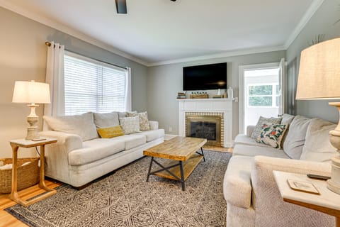 1 Mi to Downtown Greer: Family Home w/ Gazebo! House in Greer