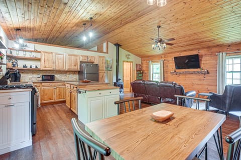 Pond & Fire Pit: Charming Log Cabin near Blue Rock House in Ohio