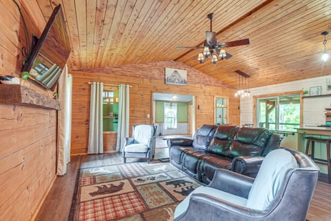 Pond & Fire Pit: Charming Log Cabin near Blue Rock House in Ohio