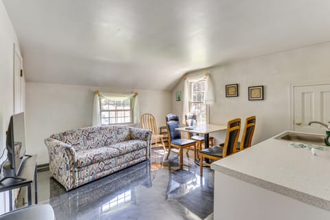 1 Mi to Dtwn Salem: Apt w/ Garage Access! Apartment in Ohio