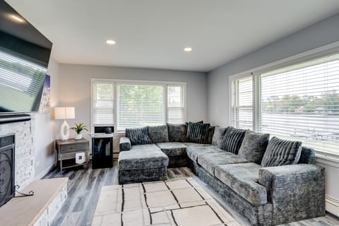 Riverfront Retreat w/ Dock & Kayaks in McHenry House in Illinois