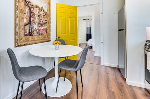 1 Mi to Dtwn LA: Artist's Retreat w/ Zen Garden Apartment in Echo Park