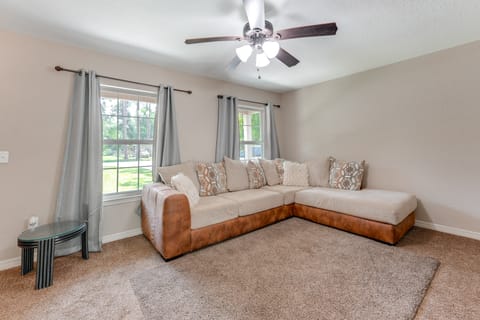 11 Mi to Silver Springs State Park: Forested Haven House in Florida