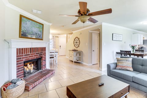 Near AT&T Stadium & Six Flags: Texas Family Home! House in Arlington