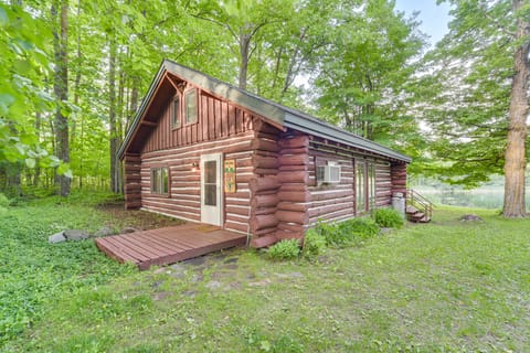 Authentic Log Cabin w/ Private Pond in Glidden House in Wisconsin