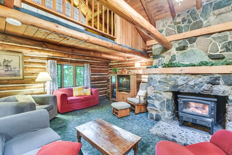 Authentic Log Cabin w/ Private Pond in Glidden House in Wisconsin