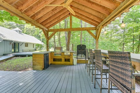 Fish & Swim: Home w/ Catskill Creek Views! House in Capital District, NY, USA