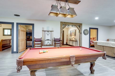 6 Mi to Main Street: Dog-Friendly Home in Dover! House in Ohio