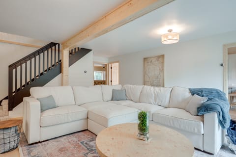 Snowmobile Trail On-Site: Cozy Post Lake Retreat House in Wisconsin