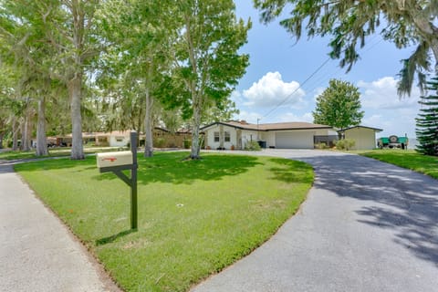 Family Home w/ Stunning Water Views in Tavares! House in Tavares