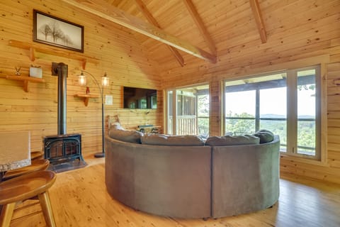 Day Trip to Mt. La Crosse! 'Krueger' Cabin House in Wisconsin