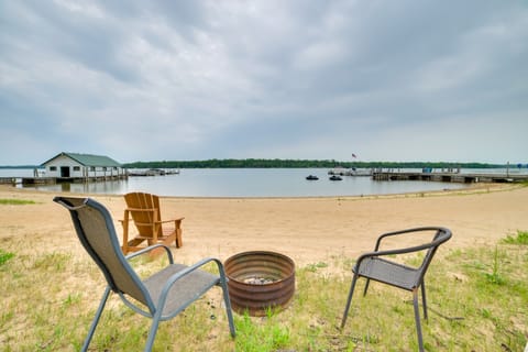 On Lake Huron: Pet-Friendly Cabin 10 in Cedarville House in Michigan