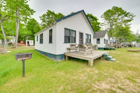 Dock Access & Grill! Resort Cabin 9 in Cedarville House in Michigan