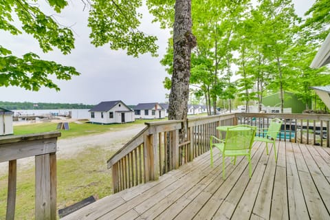 Beach Access & Water View! Cabin 11 on Lake Huron House in Michigan
