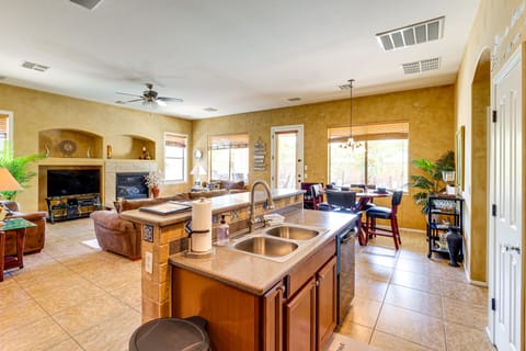 Private Hot Tub: Pet-Friendly Maricopa Escape! House in Maricopa