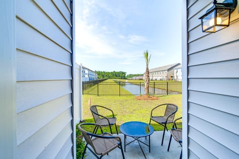 2 Mi to Shore: Newly Built Surfside Beach Gem Apartment in Surfside Beach