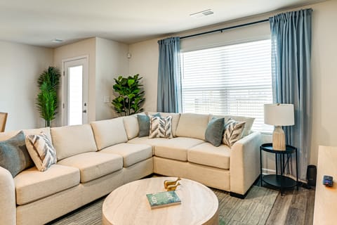 2 Mi to Shore: Newly Built Surfside Beach Gem Apartment in Surfside Beach