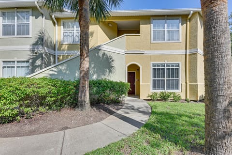 Saltwater Pool + 4 Mi to Beach: Clearwater Condo! Apartment in Florida