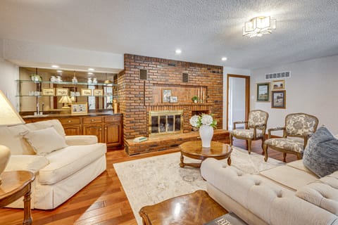 Gated 35-Acre De Soto Estate: Pool, Lake & Patio! House in Ozark Mountains