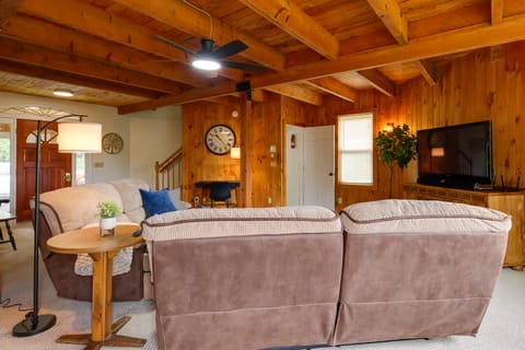 4 Mi to Beach & Lake: Spacious Home in Chestertown House in Capital District, NY, USA