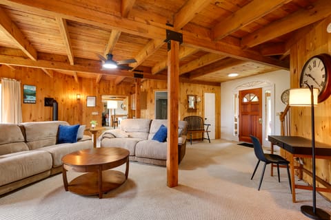 4 Mi to Beach & Lake: Spacious Home in Chestertown House in Capital District, NY, USA