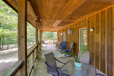 Trails & Creek On-Site: Ozarks Retreat on 23 Acres House in Arkansas