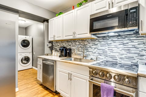 4 Mi to Lucas Oil Stadium! Quiet Apartment w/ Yard Apartment in Indianapolis