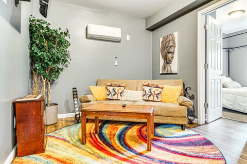 4 Mi to Lucas Oil Stadium! Quiet Apartment w/ Yard Apartment in Indianapolis