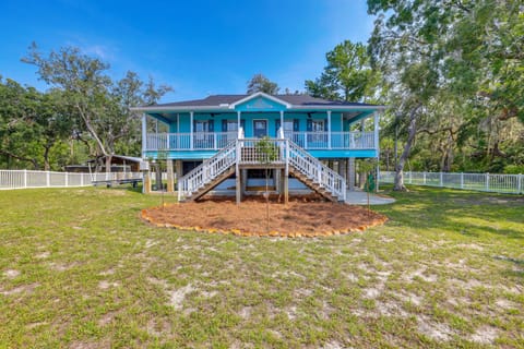 Suwannee River Retreat: Dock & Screened Porch! House in Florida