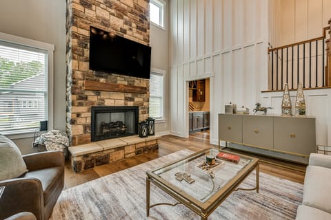 14 Mi to Mammoth Cave NP: Spacious Family Home House in Nolin Lake