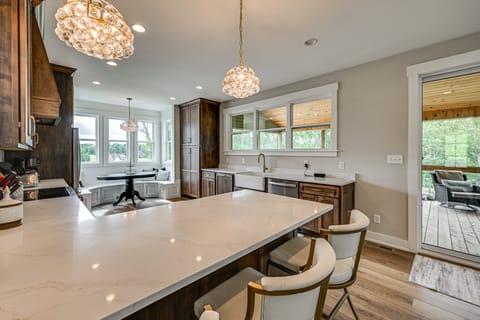 14 Mi to Mammoth Cave NP: Spacious Family Home House in Nolin Lake