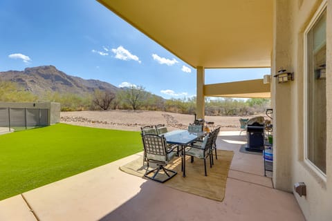 Home Near El Conquistador Golf: Hot Tub + Mtn View House in Casas Adobes