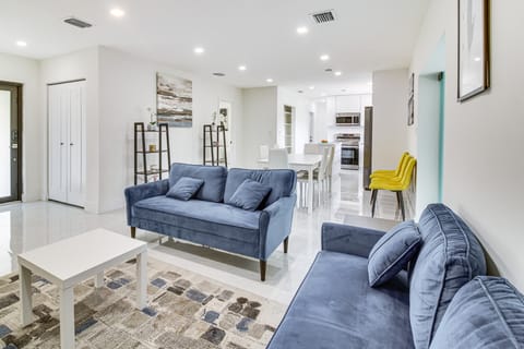 5 Mi to Beach: Group Getaway w/ Yard in Miami House in South Miami