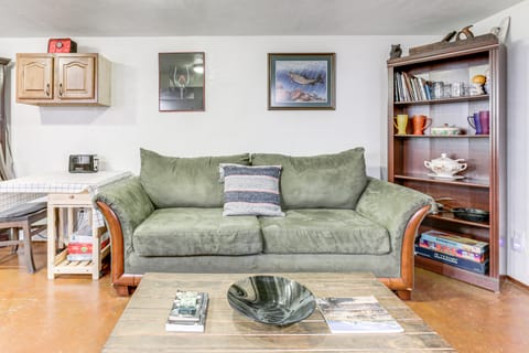 Walk to Main St: Carbondale Apt w/ Shared Patio House in Carbondale