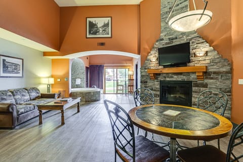 1st-Floor Chula Vista Resort Condo w/ Patio! Apartment in Wisconsin Dells