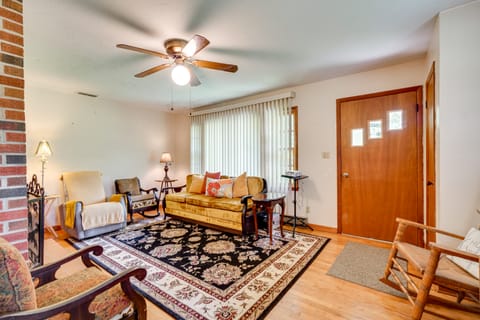 Robbinsville Retreat - Creekside Home w/ Deck! House in Cheoah