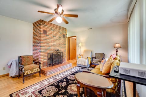 Robbinsville Retreat - Creekside Home w/ Deck! House in Cheoah