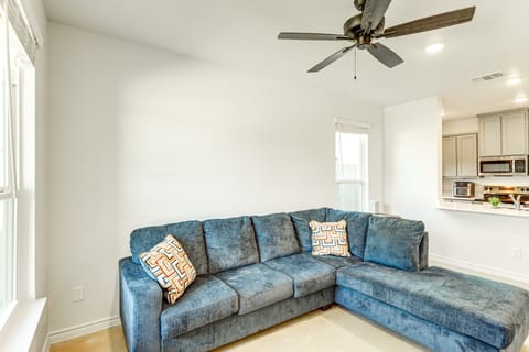 2 Mi to Downtown Temple: Newly Built Townhome! Apartment in Temple