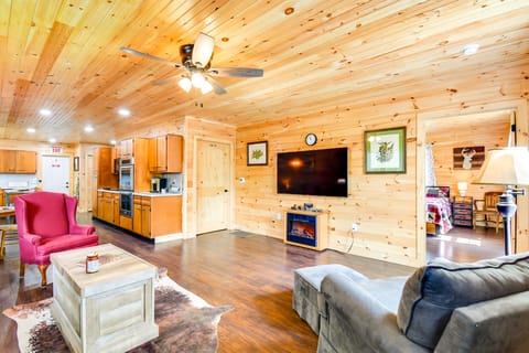 18 Mi to Red River Gorge: Beattyville Retreat Apartment in Beattyville