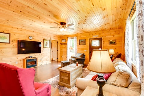 18 Mi to Red River Gorge: Beattyville Retreat Apartment in Beattyville
