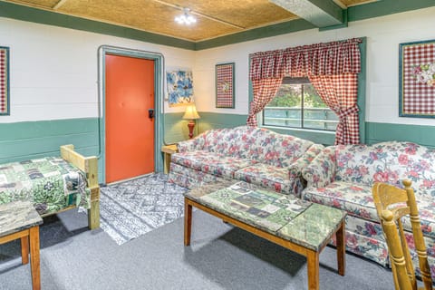 ATV Escape Near Hatfield-McCoy Trails in Matewan! Apartment in West Virginia